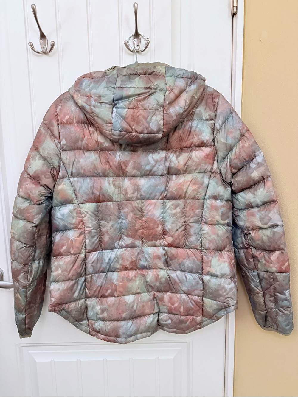 Lolé Puffer Jacket - Picture 2 of 2